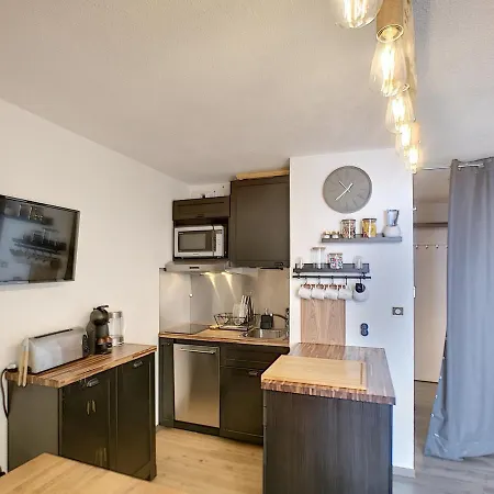 Beau 2 Pieces 4 Pers, Renove, 24m², Res. Ski Soleil, Sud-ouest, Pied Des Pistes, Les Menuires - Fr-1-178-333 *